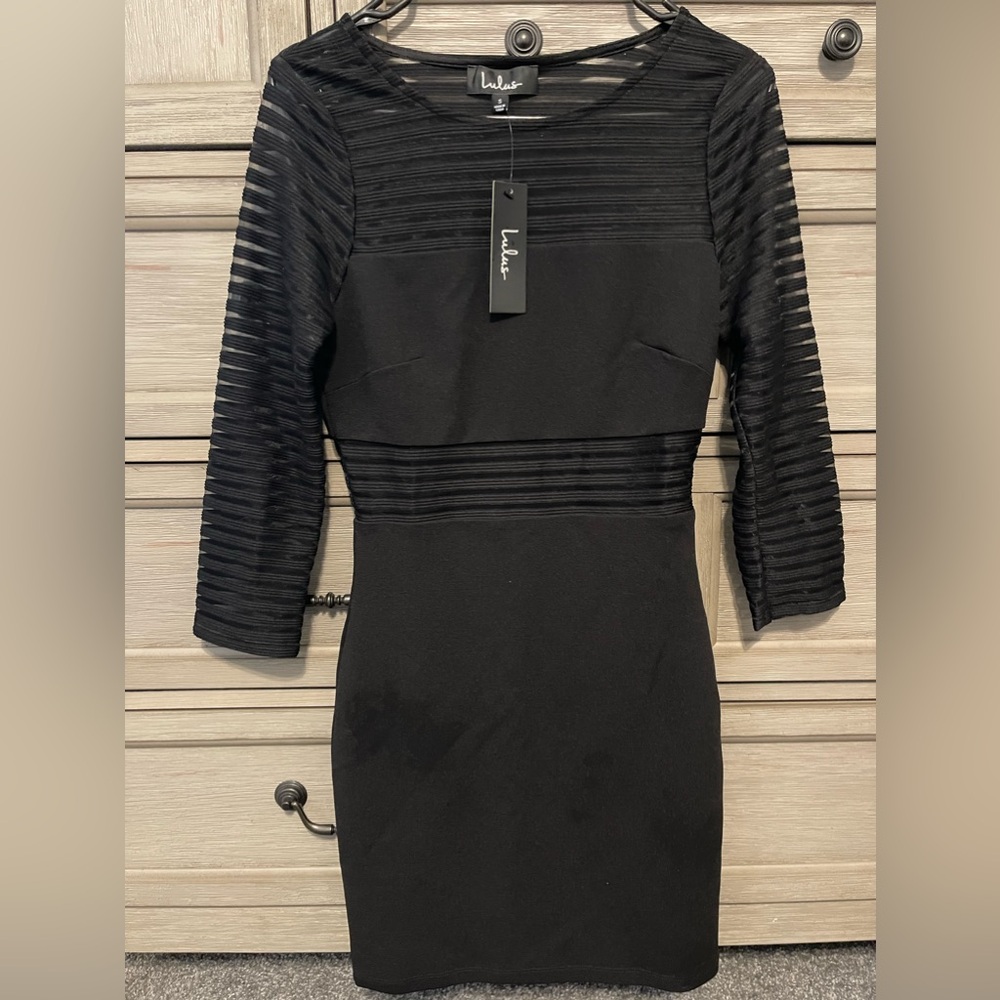 Lulus little black dress.